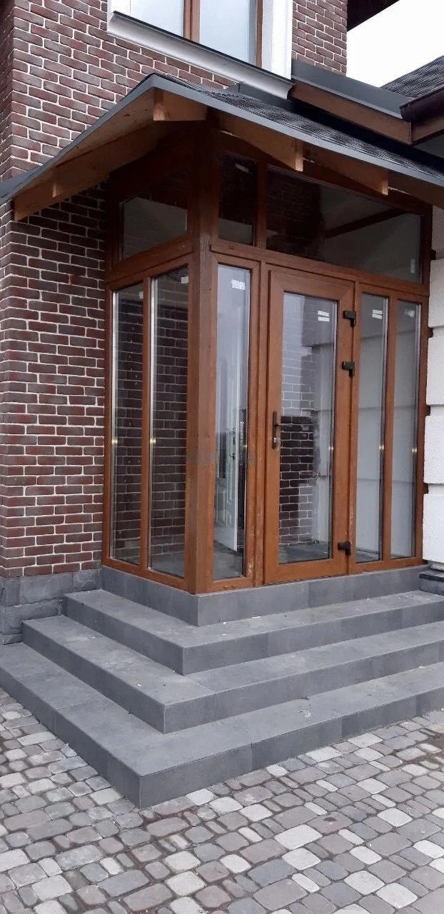 Монтаж холодного остекления веранды для частного дома